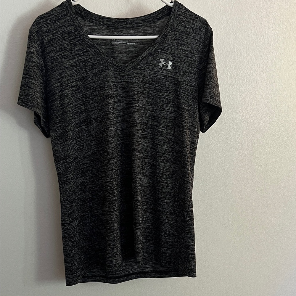 Under Armour Women's Black Heather V-Neck Tee - Almost New